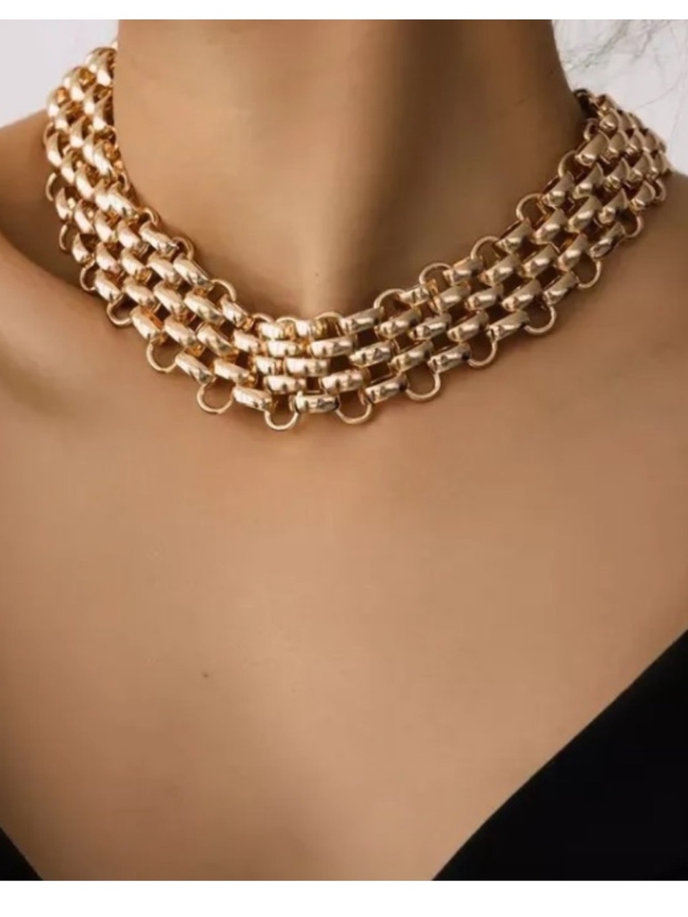 Elegant Gold Choker Necklace